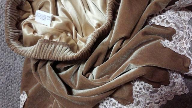 ゴールドベージュショートパンツベロア調アイボリーラメレースM < 女性ファッション  ゴールドベージュショートパンツベロア調アイボリーラメレースM < 女性ファッションの