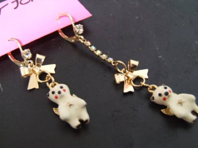 新品 ゴスロリ姫系天使のくまさんピアス BETSEY JOHNSON < 女性アクセサリー/時計 新品 ゴスロリ姫系天使のくまさんピアス BETSEY JOHNSON < 女性アクセサリー/時計の