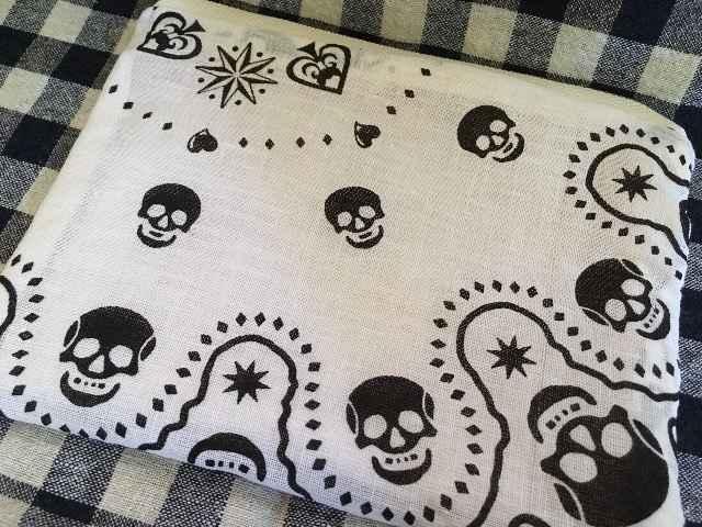 ハンドメイド白スカルバンダナ柄ポーチコスメサニタリー < 女性ファッション ハンドメイド白スカルバンダナ柄ポーチコスメサニタリー < 女性ファッションの