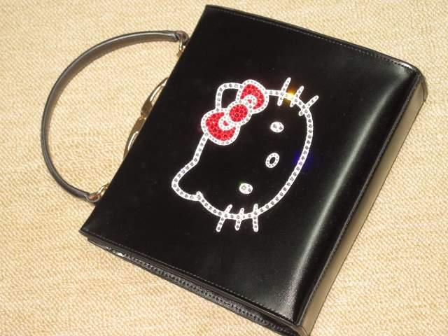 本革製スクエアハンドバッグ*ハローキティスワロデコ(黒) < 女性ファッション 本革製スクエアハンドバッグ*ハローキティスワロデコ(黒) < 女性ファッションの