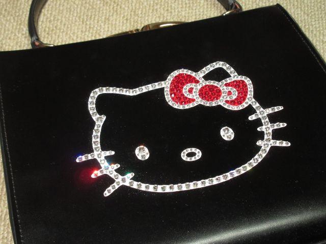 本革製スクエアハンドバッグ*ハローキティスワロデコ(黒) < 女性ファッション 本革製スクエアハンドバッグ*ハローキティスワロデコ(黒) < 女性ファッションの