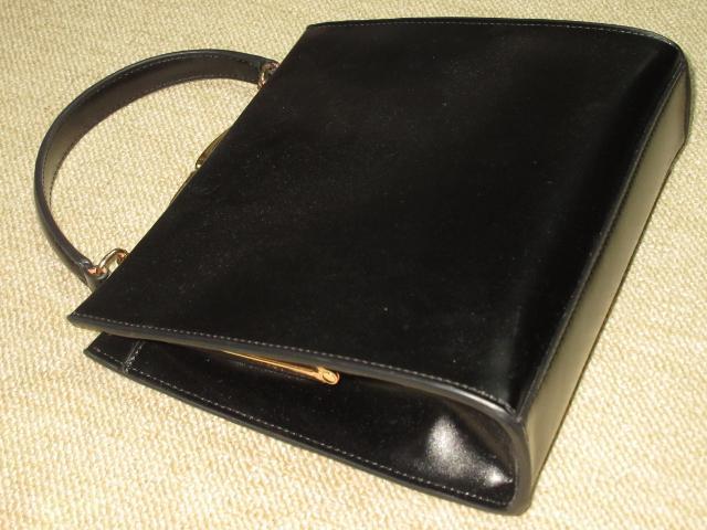 本革製スクエアハンドバッグ*ハローキティスワロデコ(黒) < 女性ファッション 本革製スクエアハンドバッグ*ハローキティスワロデコ(黒) < 女性ファッションの