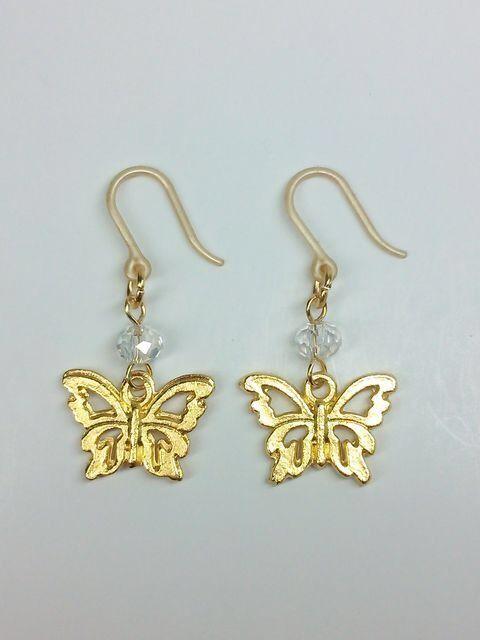 ゴールド蝶々チャームクリスタルスワロ樹脂ピアス☆ < 女性アクセサリー/時計  ゴールド蝶々チャームクリスタルスワロ樹脂ピアス☆ < 女性アクセサリー/時計の