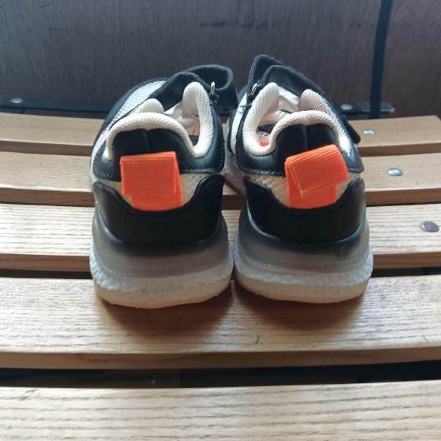 新品 16cm スニーカー ホワイト 子供靴 キッズ 靴 シューズ < キッズ/ベビー  新品 16cm スニーカー ホワイト 子供靴 キッズ 靴 シューズ < キッズ/ベビーの