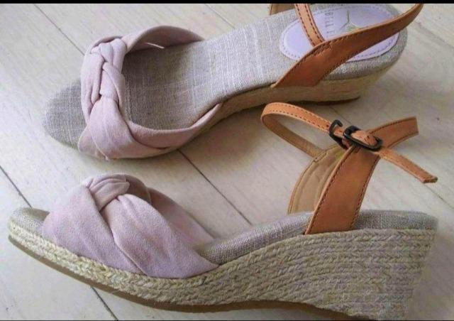 kBell FlorreW[gEGbW\[T_Vi  t@bV 