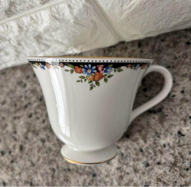 【新品未使用】★希少★1983年 ウエッジウッド WEDGWOOD オズボーン カップ&ソーサー OSBORNE ティーカップ < インテリア/ライフ 【新品未使用】★希少★1983年 ウエッジウッド WEDGWOOD オズボーン カップ&ソーサー OSBORNE ティーカップ < インテリア/ライフの