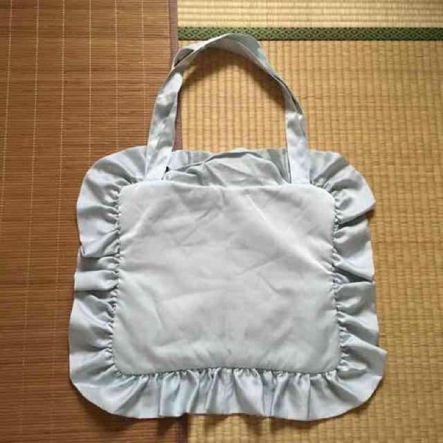 rosemarieseoir・ネコ刺繍サテンフリルトートバッグ。ブルー < ブランド rosemarieseoir・ネコ刺繍サテンフリルトートバッグ。ブルー < ブランドの