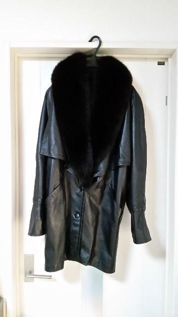 難あり 高級 MADE IN FRANCE  ファー付き レザーコート 毛皮コート 黒 < 女性ファッション  難あり 高級 MADE IN FRANCE  ファー付き レザーコート 毛皮コート 黒  < 女性ファッションの