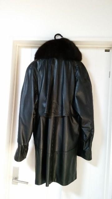 難あり 高級 MADE IN FRANCE  ファー付き レザーコート 毛皮コート 黒 < 女性ファッション  難あり 高級 MADE IN FRANCE  ファー付き レザーコート 毛皮コート 黒 < 女性ファッションの