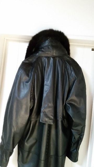 難あり 高級 MADE IN FRANCE  ファー付き レザーコート 毛皮コート 黒 < 女性ファッション  難あり 高級 MADE IN FRANCE  ファー付き レザーコート 毛皮コート 黒 < 女性ファッションの