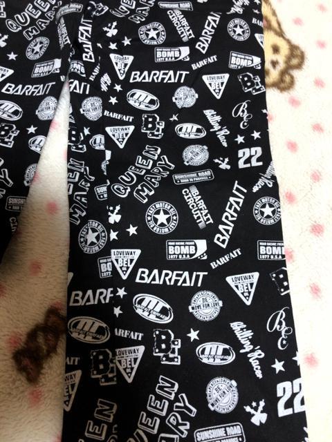 新品未使用 Barfait Empereur 総柄スキニーパンツ < 男性ファッション  新品未使用 Barfait Empereur 総柄スキニーパンツ < 男性ファッションの