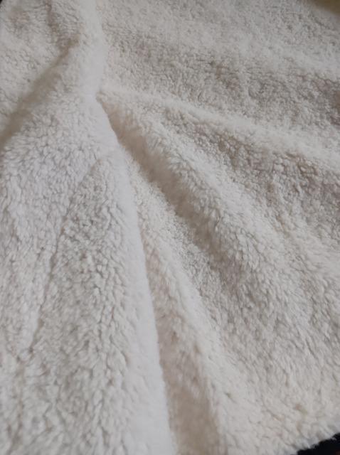 IUNIQLOȃo[Vuyʋ݂ȂWPbgVigpYʁjN