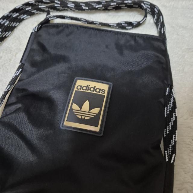 adidas �X���[���A�C�e���o�b�O �� �u�����h�� 