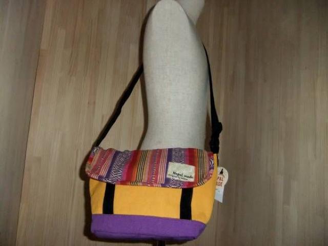 アミナ ネパール ハンドメイド  ショルダーバッグ 黄 イエロー < 女性ファッション  アミナ ネパール ハンドメイド  ショルダーバッグ 黄 イエロー  < 女性ファッションの