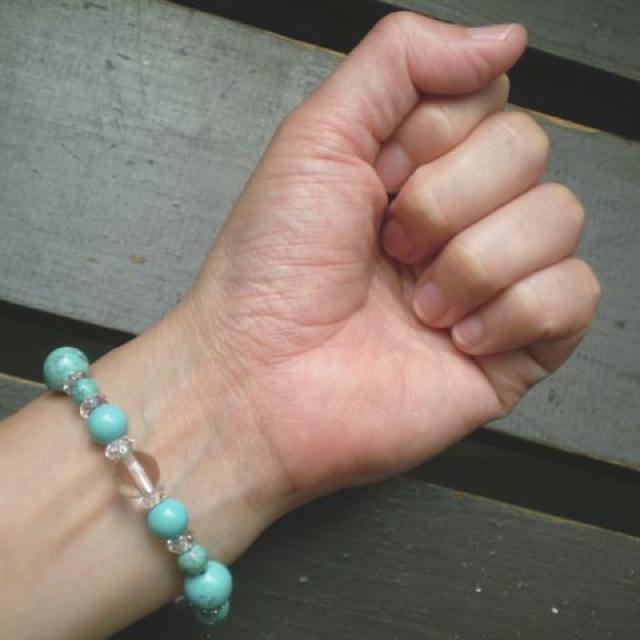 マグネサイトターコイズx水晶ブレスレット < 女性アクセサリー/時計 マグネサイトターコイズx水晶ブレスレット < 女性アクセサリー/時計の