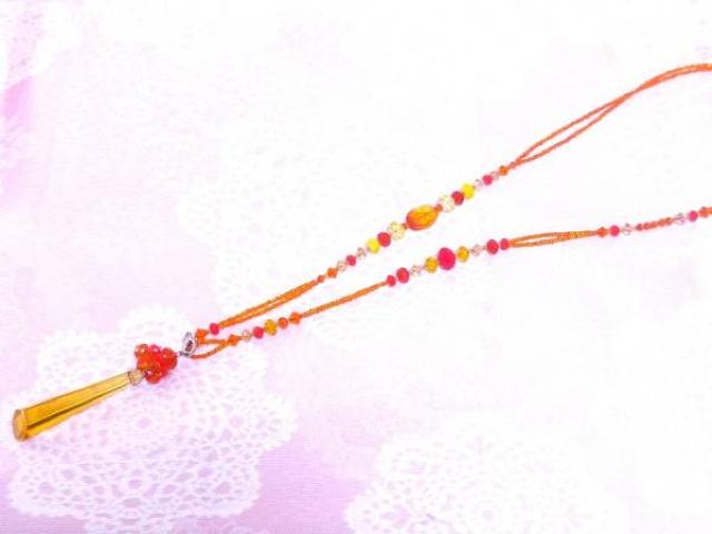 新品 アンティーク調オレンジビーズネックレス < 女性アクセサリー/時計  新品 アンティーク調オレンジビーズネックレス < 女性アクセサリー/時計の