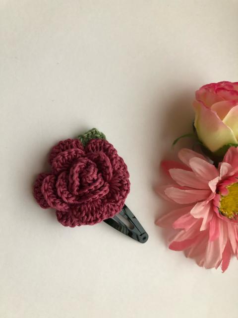 ハンドメイド スリーピン パッチンピン 薔薇 ボルドー < 女性ファッション  ハンドメイド スリーピン パッチンピン 薔薇 ボルドー  < 女性ファッションの