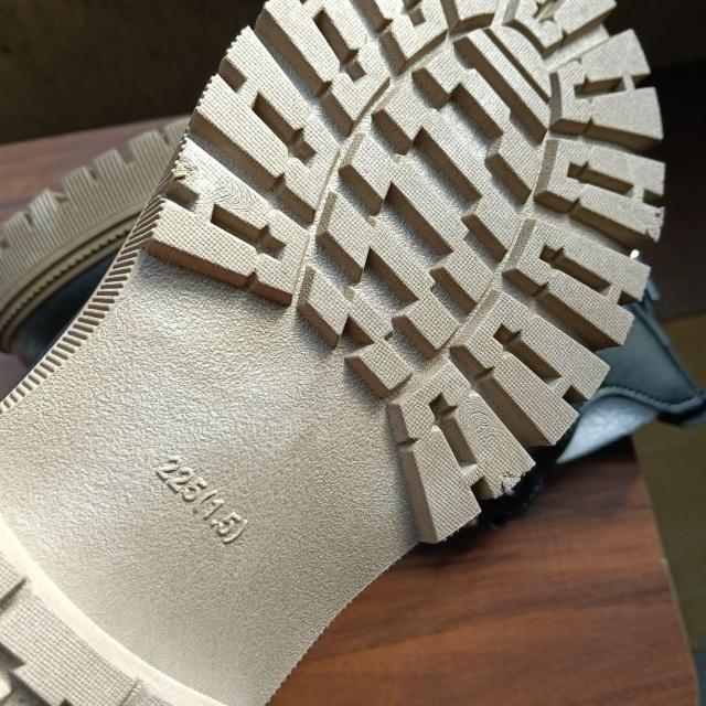 新品 22.5cm レディース ブーツ ブラック 厚底 シューズ サイドゴア < 女性ファッション 新品 22.5cm レディース ブーツ ブラック 厚底 シューズ サイドゴア < 女性ファッションの