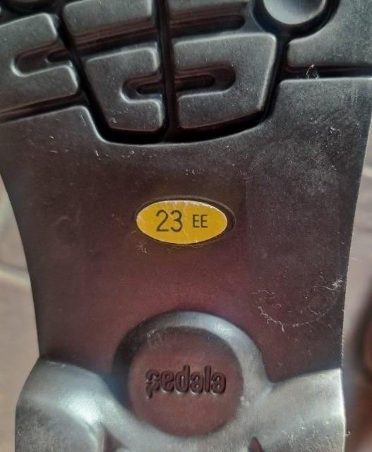 アシックス ペダラ レディース ウォーキングシューズ 23cm EE 茶レザー < 女性ファッション アシックス ペダラ レディース ウォーキングシューズ 23cm EE 茶レザー < 女性ファッションの