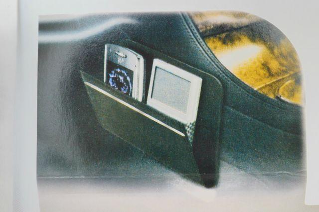 クロコダイル調ホルダー限定ホワイトiphoneやスマホに < 自動車/バイク クロコダイル調ホルダー限定ホワイトiphoneやスマホに < 自動車/バイク