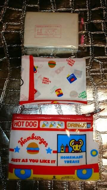 1976年 新品 キティ おしゃれセット ポーチ ハンカチ ティッシュ < おもちゃ 1976年 新品 キティ おしゃれセット ポーチ ハンカチ ティッシュ < おもちゃの