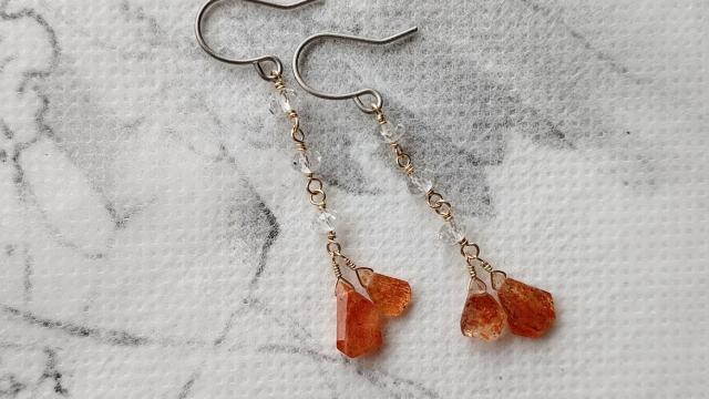 14kgf*サンストーンのかけらピアス*24033 < 女性アクセサリー/時計  14kgf*サンストーンのかけらピアス*24033  < 女性アクセサリー/時計の