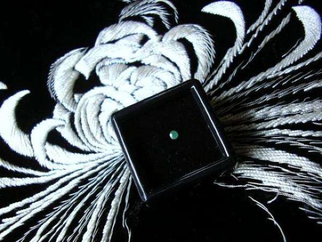■■エメラルド直径2〜2.5ミリ■ケース付■ < 男性アクセサリー/時計  ■■エメラルド直径2〜2.5ミリ■ケース付■  < 男性アクセサリー/時計の