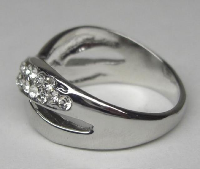 CZクロスリング 19号 高見え キュービックジルコニア 指輪 ファッションリング 豪華 ゴージャス ジュエリー < 女性アクセサリー/時計  CZクロスリング 19号 高見え キュービックジルコニア 指輪 ファッションリング 豪華 ゴージャス ジュエリー < 女性アクセサリー/時計の