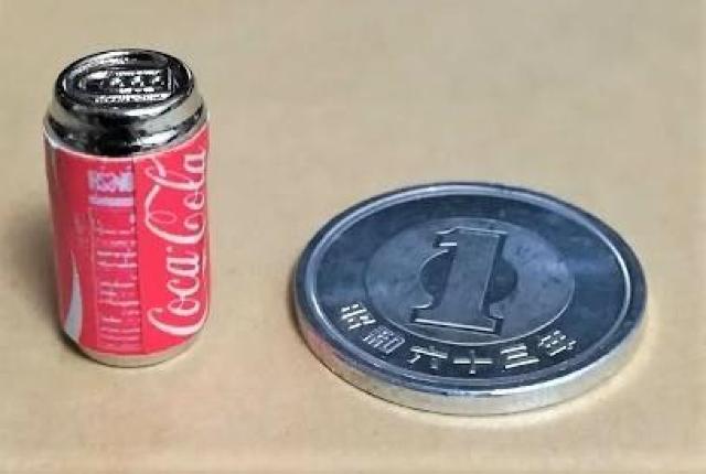 ミニチュア★コカ・コーラ缶★プチサイズ★シルバニアやリカちゃんにピッタリサイズ★ドールハウスに★ < おもちゃ  ミニチュア★コカ・コーラ缶★プチサイズ★シルバニアやリカちゃんにピッタリサイズ★ドールハウスに★  < おもちゃの
