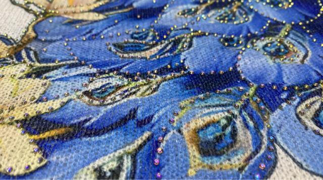 麻混素材 ニットカットソー  キラキララインストーン付き 孔雀柄 ホワイト 大きいサイズ < 女性ファッション  麻混素材 ニットカットソー  キラキララインストーン付き 孔雀柄 ホワイト 大きいサイズ < 女性ファッションの