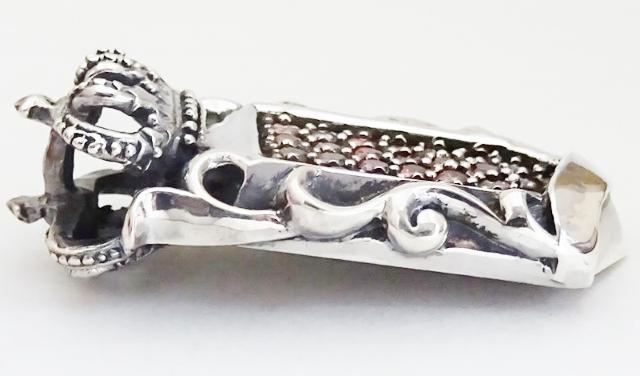 シールドクラウンペンダント シルバー925 withレッド < 男性アクセサリー/時計  シールドクラウンペンダント シルバー925 withレッド < 男性アクセサリー/時計の