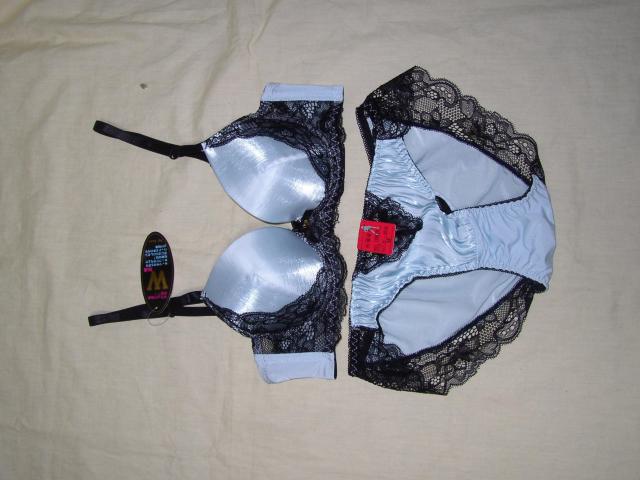 キラキラ光沢ライトブルーC70Mワイヤー入り < 女性ファッション  キラキラ光沢ライトブルーC70Mワイヤー入り  < 女性ファッションの