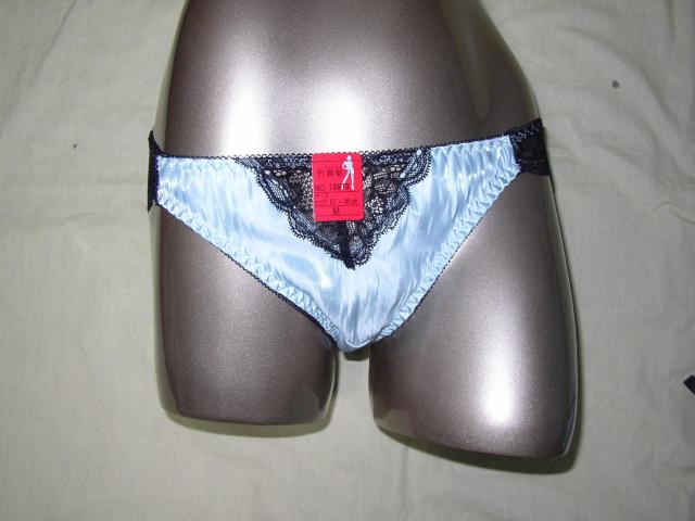 キラキラ光沢ライトブルーC70Mワイヤー入り < 女性ファッション  キラキラ光沢ライトブルーC70Mワイヤー入り < 女性ファッションの