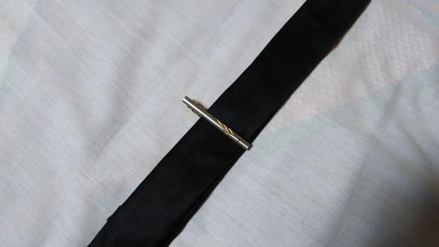 正規レア イヴサンローラン YSL コンビカラー yエンブレムラインネクタイピン ゴールド×シルバー < ブランド  正規レア イヴサンローラン YSL コンビカラー yエンブレムラインネクタイピン ゴールド×シルバー < ブランドの