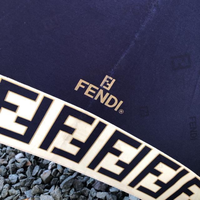  FENDI tFfB P  uh 