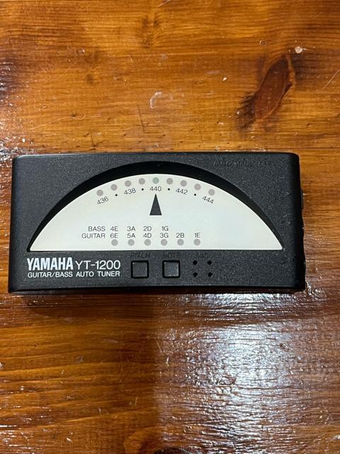 YAMAHA YT-1200 GUITAR/BASS AUTO TUNER ヤマハ ギター ベース オート チューナー 動作品 < ホビー  YAMAHA YT-1200 GUITAR/BASS AUTO TUNER ヤマハ ギター ベース オート チューナー 動作品  < ホビーの