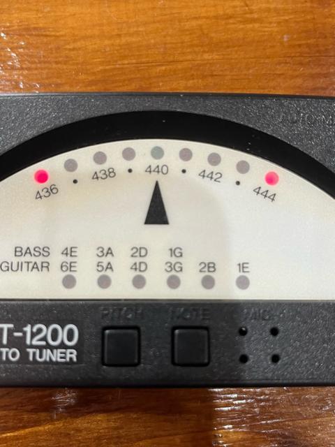 YAMAHA YT-1200 GUITAR/BASS AUTO TUNER ヤマハ ギター ベース オート チューナー 動作品 < ホビー  YAMAHA YT-1200 GUITAR/BASS AUTO TUNER ヤマハ ギター ベース オート チューナー 動作品 < ホビーの