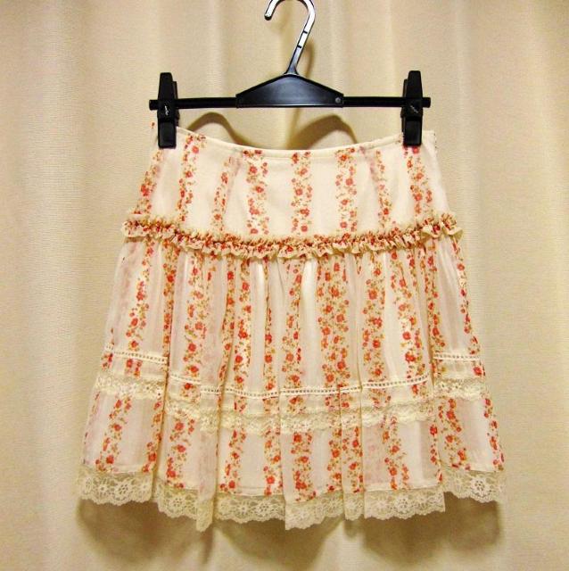 新品 アプワイザーリッシェ Apuweiser-riche フラワー 小花柄 レース フレアスカート S < ブランド 新品 アプワイザーリッシェ Apuweiser-riche フラワー 小花柄 レース フレアスカート S < ブランドの