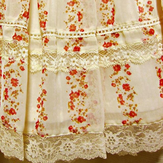 新品 アプワイザーリッシェ Apuweiser-riche フラワー 小花柄 レース フレアスカート S < ブランド 新品 アプワイザーリッシェ Apuweiser-riche フラワー 小花柄 レース フレアスカート S < ブランドの