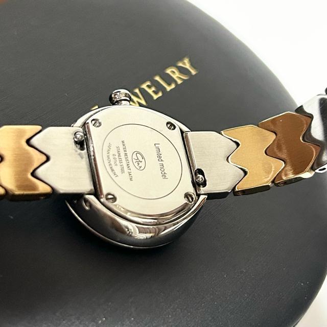 STAR JEWELRY スタージュエリー 限定モデル 1Pダイヤ クォーツ コマ付き 箱付き ホワイト文字盤 レディース 腕時計 < ブランド STAR JEWELRY スタージュエリー 限定モデル 1Pダイヤ クォーツ コマ付き 箱付き ホワイト文字盤 レディース 腕時計 < ブランドの