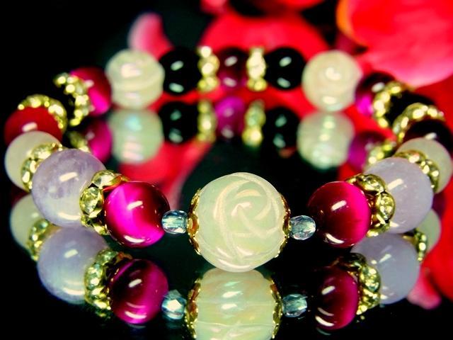 バラ彫ローズクォーツ*ラベンダーアメジスト*ローズクォーツ*ピンクタイガーアイ*オニキス < 女性アクセサリー/時計 バラ彫ローズクォーツ*ラベンダーアメジスト*ローズクォーツ*ピンクタイガーアイ*オニキス < 女性アクセサリー/時計の