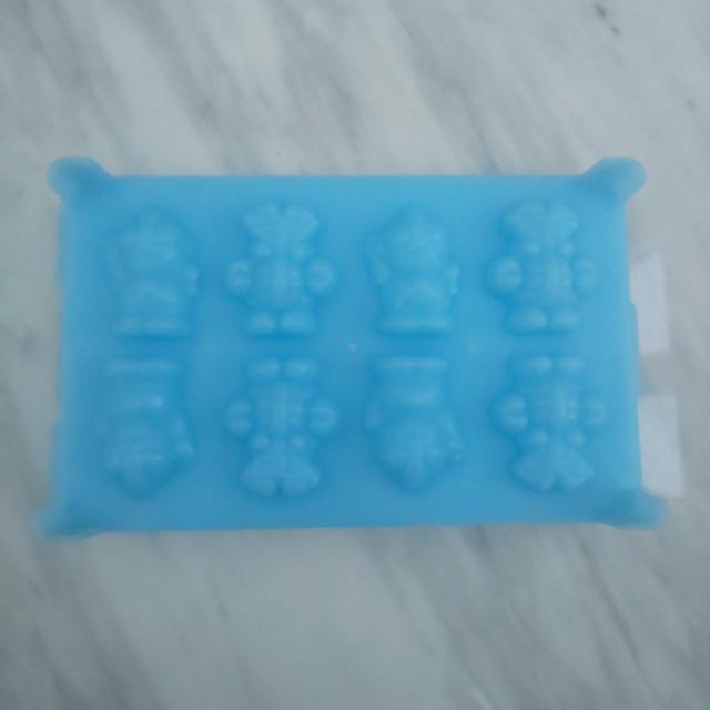 ウルトラマン バルタン星人 製氷皿 < アニメ/コミック/キャラクター  ウルトラマン バルタン星人 製氷皿 < アニメ/コミック/キャラクターの