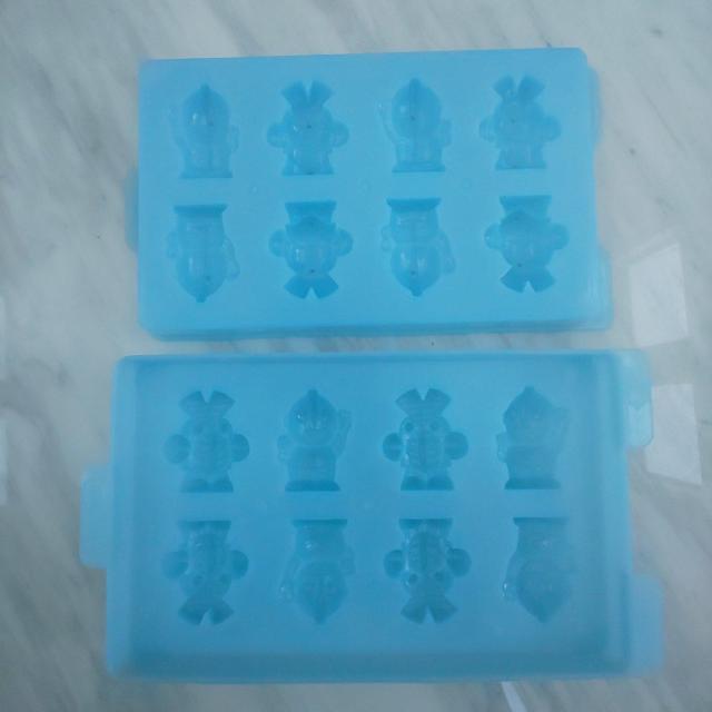 ウルトラマン バルタン星人 製氷皿 < アニメ/コミック/キャラクター  ウルトラマン バルタン星人 製氷皿 < アニメ/コミック/キャラクターの