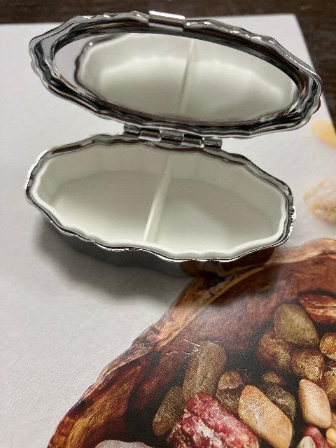 ハンドメイド レジン 薔薇と猫のシルエット ピルケース < 女性ファッション  ハンドメイド レジン 薔薇と猫のシルエット ピルケース < 女性ファッションの