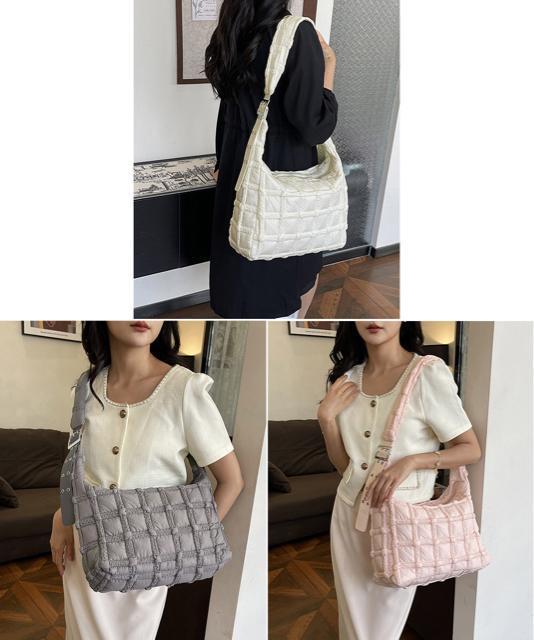 送料無料 新品 キルティングショルダーバッグ大容量軽量鞄 < 女性ファッション  送料無料 新品 キルティングショルダーバッグ大容量軽量鞄 < 女性ファッションの