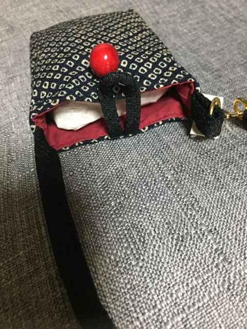 和小物 着物地 ストラップ付 携帯ポーチ 小物入れ ネイビー < 女性ファッション  和小物 着物地 ストラップ付 携帯ポーチ 小物入れ ネイビー < 女性ファッションの