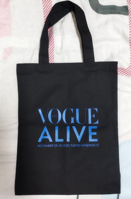 VOGUE ALIVE @mxeB@GRobO@`4c^@gp   t@bV 