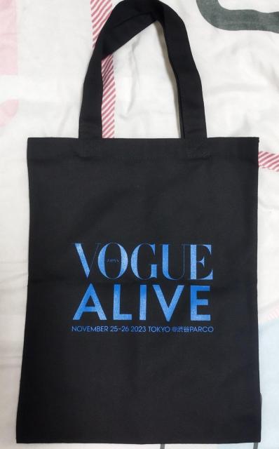 VOGUE ALIVE @mxeB@GRobO@`4c^@gp  t@bV 