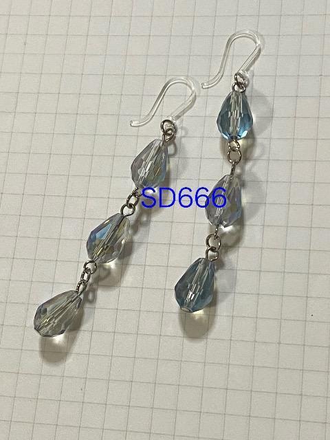 【樹脂ピアス】ドロップ型ガラスビーズの3連ピアス < 女性アクセサリー/時計  【樹脂ピアス】ドロップ型ガラスビーズの3連ピアス < 女性アクセサリー/時計の