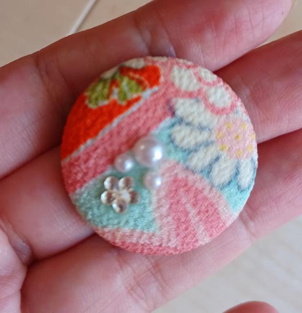 アンティーク古布 ブローチ < 女性アクセサリー/時計  アンティーク古布 ブローチ < 女性アクセサリー/時計の